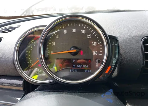 2018 Mini Clubman Cooper z USA, uszkodzony, nr VIN WMWLU1C56J2F29294